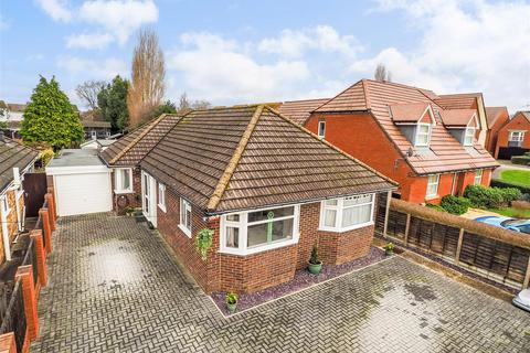 4 bedroom detached bungalow for sale, Fifth Avenue, Havant