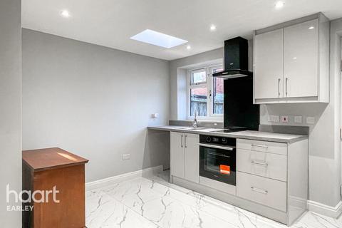 undefined, Valentia Road, Reading