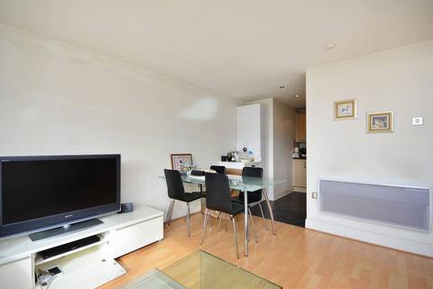 1 bedroom flat to rent, Holland Gardens, Brentford, TW8