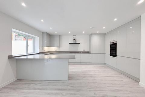 4 bedroom detached house for sale, Springdale Avenue, Broadstone BH18