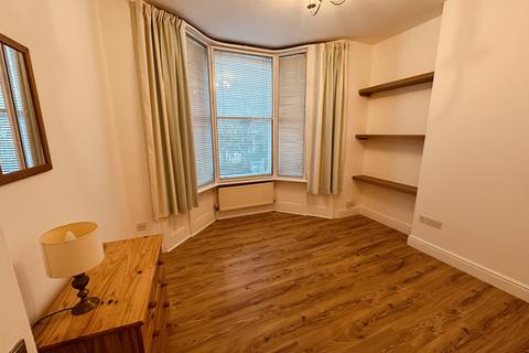 2 bedroom flat to rent, St. John's Way, London N19