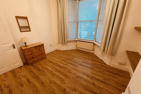 2 bedroom flat to rent, St. John's Way, London N19