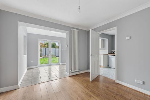 74 Belton Grove, Grantham, NG31 9HH