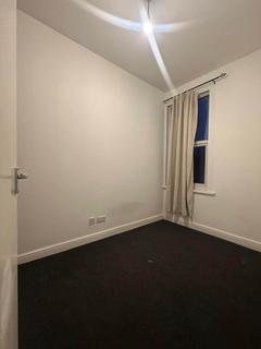 1 bedroom terraced house to rent, Empress Avenue, Ilford, IG1