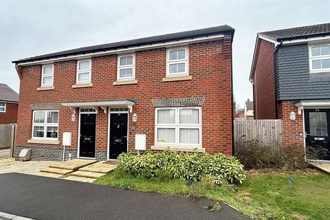 3 bedroom semi-detached house to rent, Bearwood