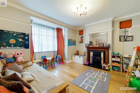 4 bedroom semi-detached house for sale, Winchmore Hill Road, London