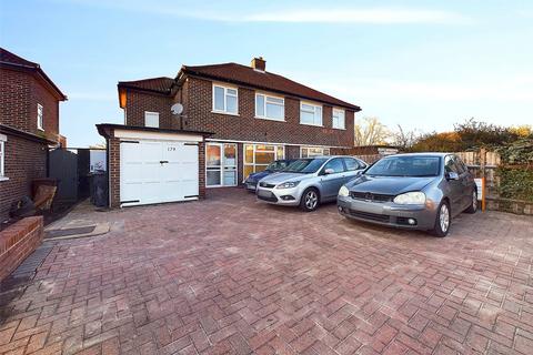 3 bedroom semi-detached house to rent, Hall Road, Isleworth