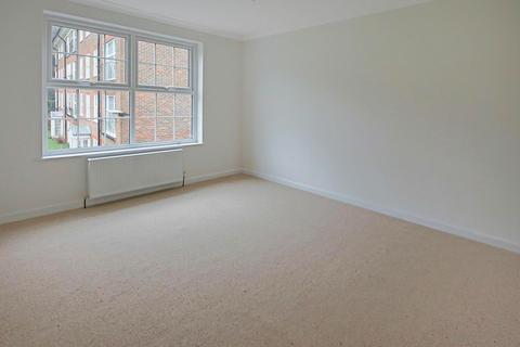 2 bedroom flat to rent, Regency Court, Withdean Rise, Brighton