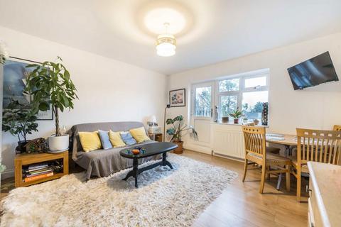 52a Cedar Grove, London, W5 4AR