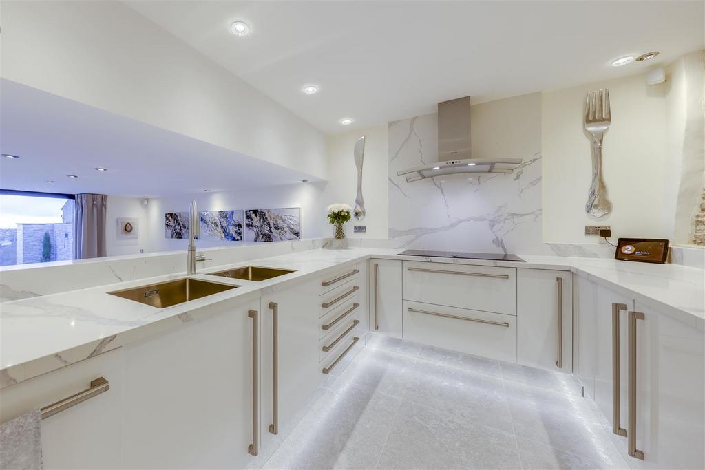 Kitchen Alt 2