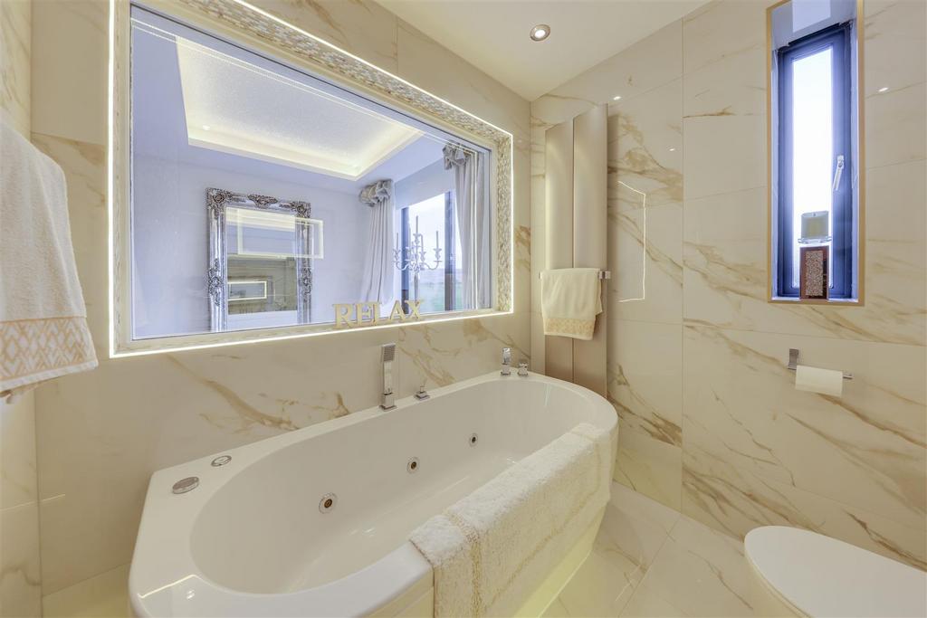 Feature Bath &amp; Window