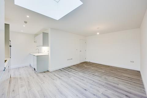 2 bedroom apartment for sale, Rayleigh Road, Leigh-on-sea, SS9