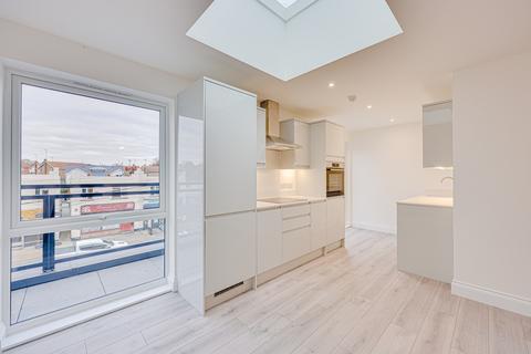 2 bedroom apartment for sale, Rayleigh Road, Leigh-on-sea, SS9