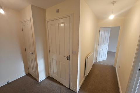 2 bedroom apartment to rent, Fernbeck Close, Farnworth, Bolton