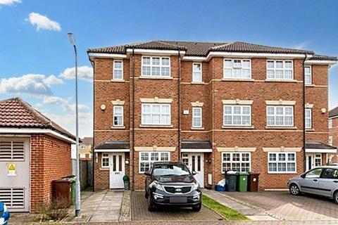 3 bedroom end of terrace house to rent, Armstrong Close, Borehamwood WD6