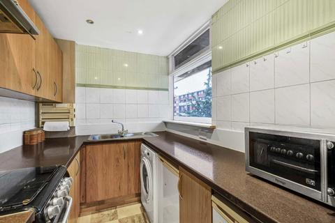 2 bedroom flat for sale, Golden Lane Estate, London EC1Y