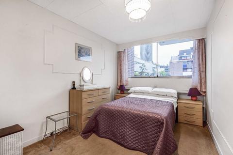 2 bedroom flat for sale, Golden Lane Estate, London EC1Y