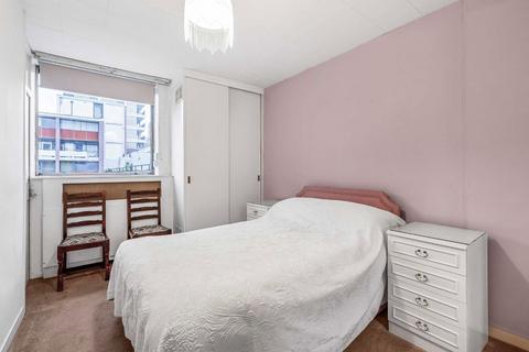 2 bedroom flat for sale, Golden Lane Estate, London EC1Y