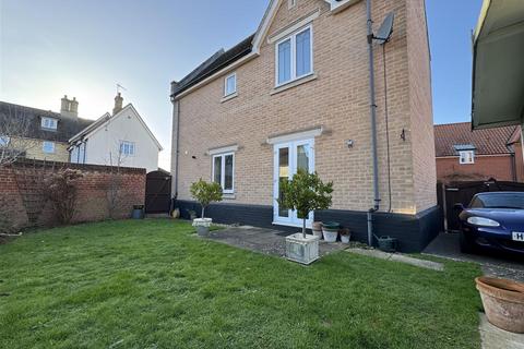 2 bedroom detached house for sale, Black Barn Close, Lower Somersham IP8