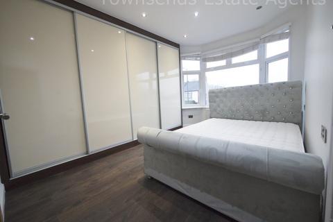 2 bedroom flat to rent, Pinner Road, Harrow HA1