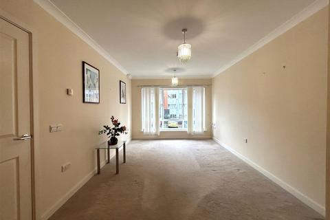 2 bedroom flat for sale, Queensway, Oldbury