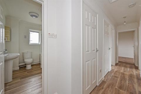 2 bedroom flat for sale, Charlton Road, Andover