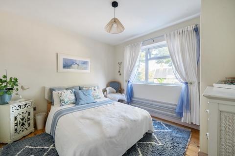19 Beacon Grove, Carshalton, SM5 3BA