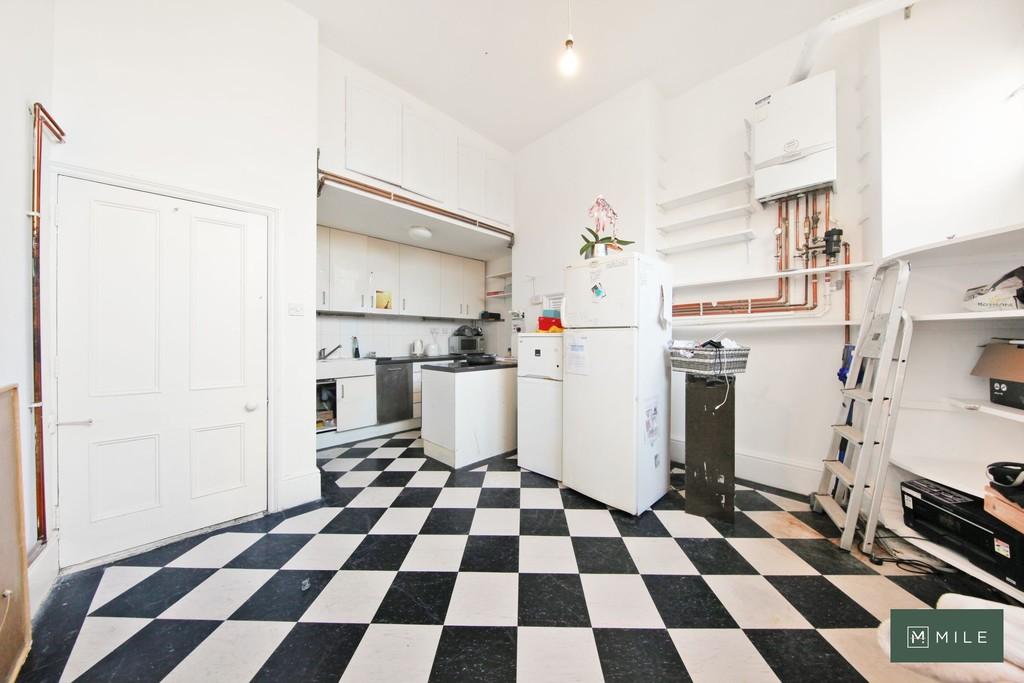 Ground Floor Flat, 371 Portobello Road   9i E0 Oet Qy