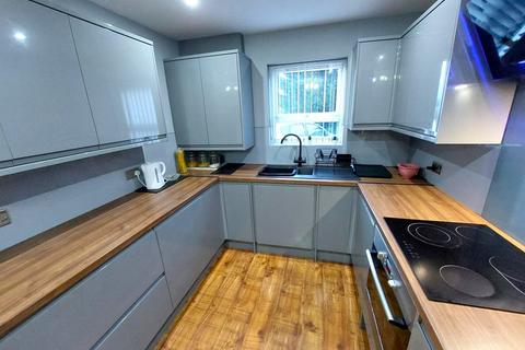 2 bedroom ground floor flat for sale, Skiddaw Close, Middleton, Manchester