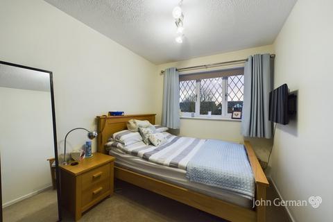 74 Ampleforth Drive, Stafford, ST17 4TR