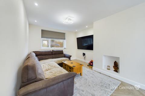 5 Calgary Crescent, Burton-on-trent, DE15 0PE