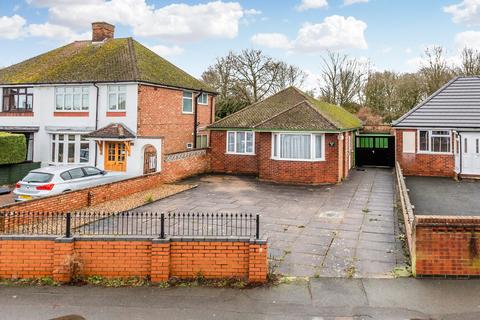 3 bedroom detached bungalow for sale, Hall Avenue, Rushden NN10