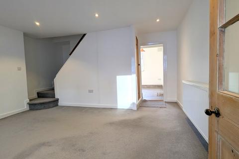 3 bedroom terraced house to rent, Truro