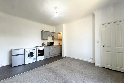 1 bedroom house to rent, Crawshaw Road, Pudsey