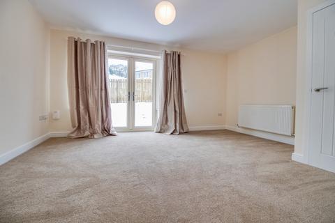 3 bedroom townhouse to rent, Perseverance Place, Holmfirth