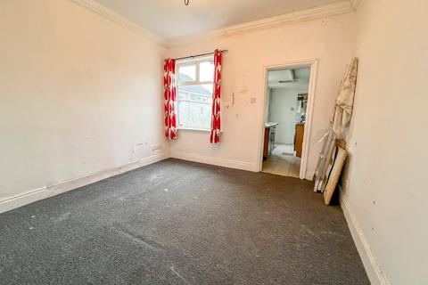 2 bedroom terraced house for sale, Lime Street, Grimsby, N E Lincs, DN31