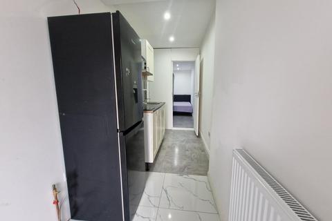 undefined, Romford RM3