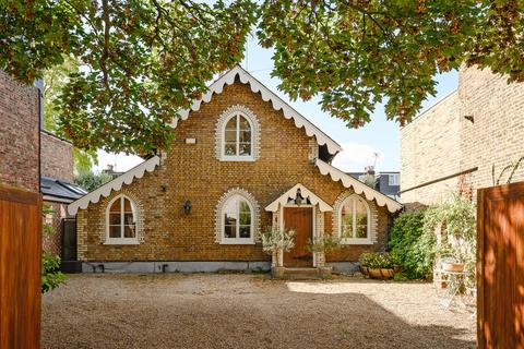 4 bedroom detached house for sale, London SW14