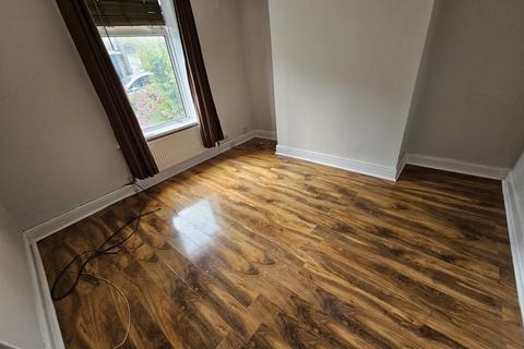 3 bedroom terraced house to rent, Dodworth Road, Barnsley