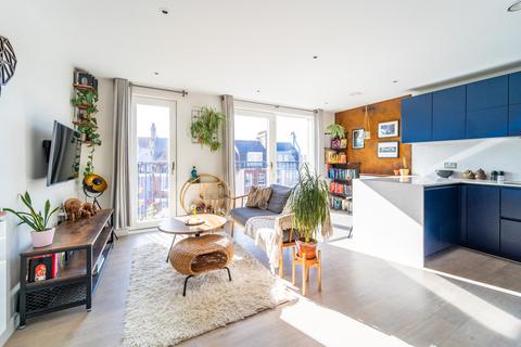 1 bedroom apartment for sale, Seven Sisters Road, Finsbury Park, London, N7