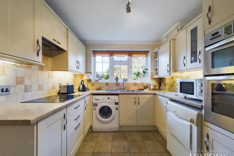 40 Cranesfield, Sherborne St John, Basingstoke, RG24 9LN