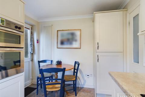 40 Cranesfield, Sherborne St John, Basingstoke, RG24 9LN