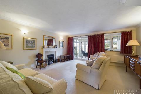 40 Cranesfield, Sherborne St John, Basingstoke, RG24 9LN