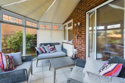 40 Cranesfield, Sherborne St John, Basingstoke, RG24 9LN