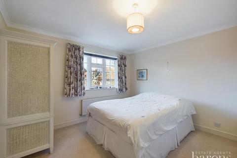 40 Cranesfield, Sherborne St John, Basingstoke, RG24 9LN