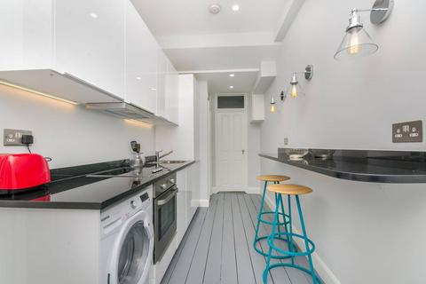 2 bedroom flat to rent, Albert Bridge Road, Battersea Park, London, SW11