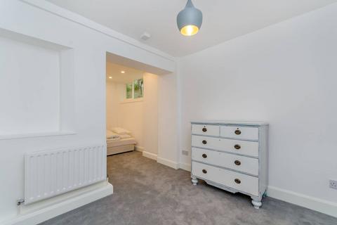 2 bedroom flat to rent, Albert Bridge Road, Battersea Park, London, SW11