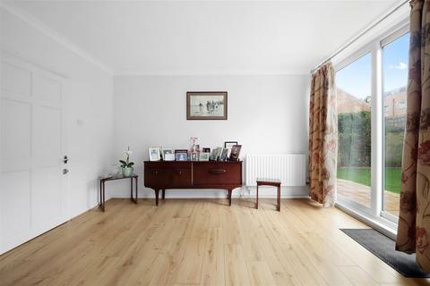 2 Florida Street, London, E2 6AL