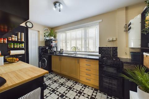 2 bedroom maisonette for sale, Pen-Y-Graig, Rhiwbina, Cardiff. CF14