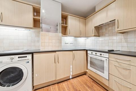 2 bedroom flat to rent, Commercial Road, London E1